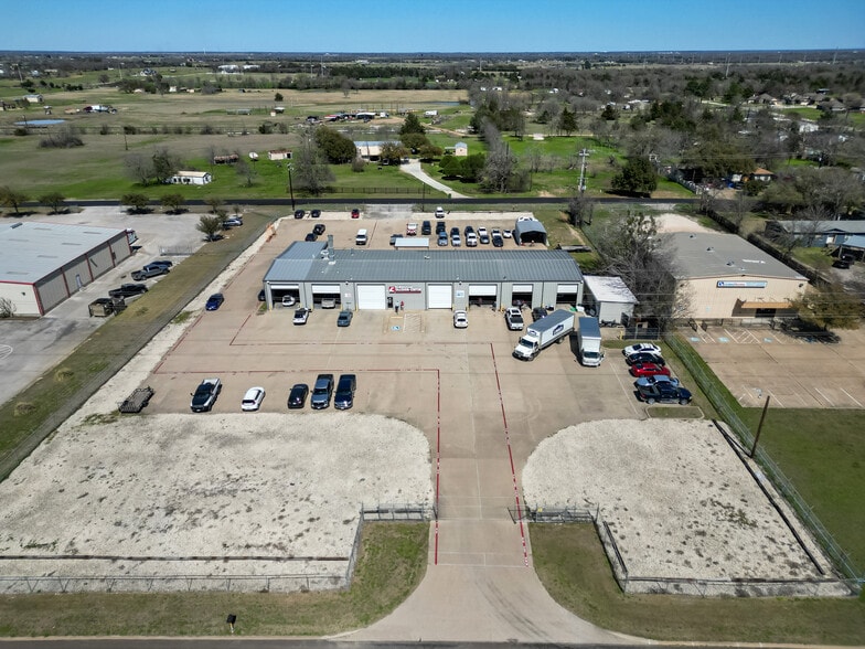 2220 N Earl Rudder Fwy, Bryan, TX for sale - Building Photo - Image 2 of 11
