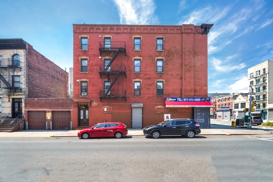 2296 2nd Ave, New York, NY à vendre - Photo du bâtiment - Image 2 de 24