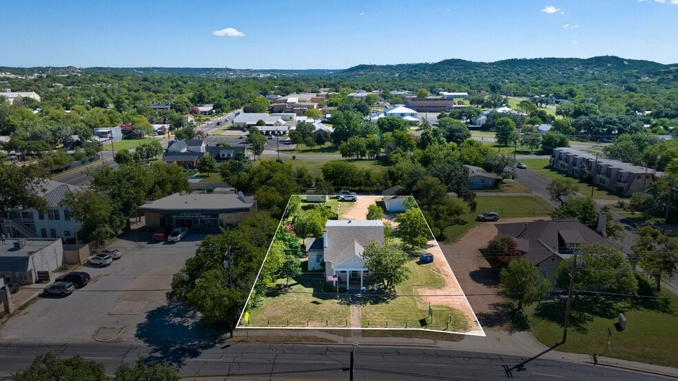 1016 Main St, Kerrville, TX for sale - Building Photo - Image 2 of 14