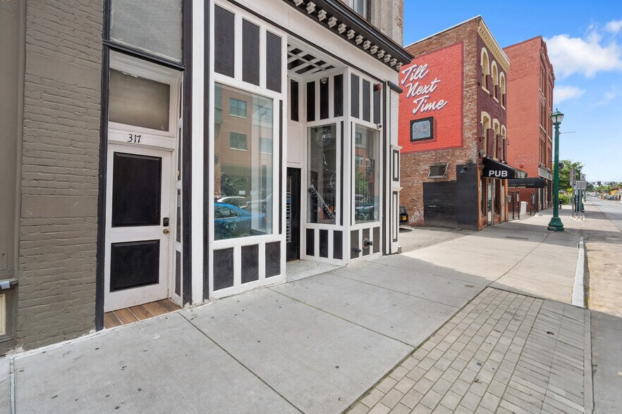 317 W Fayette St, Syracuse, NY à vendre - Photo du bâtiment - Image 3 de 66