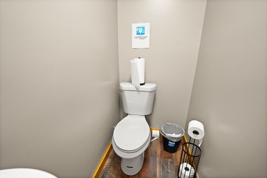 4564 New Liberty Big Meadow Rd, Knob Lick, KY for sale - Interior Photo - Image 3 of 29