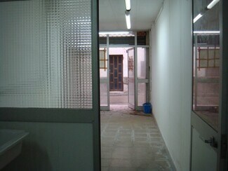 Plus de détails pour Multi-résidentiel à vendre