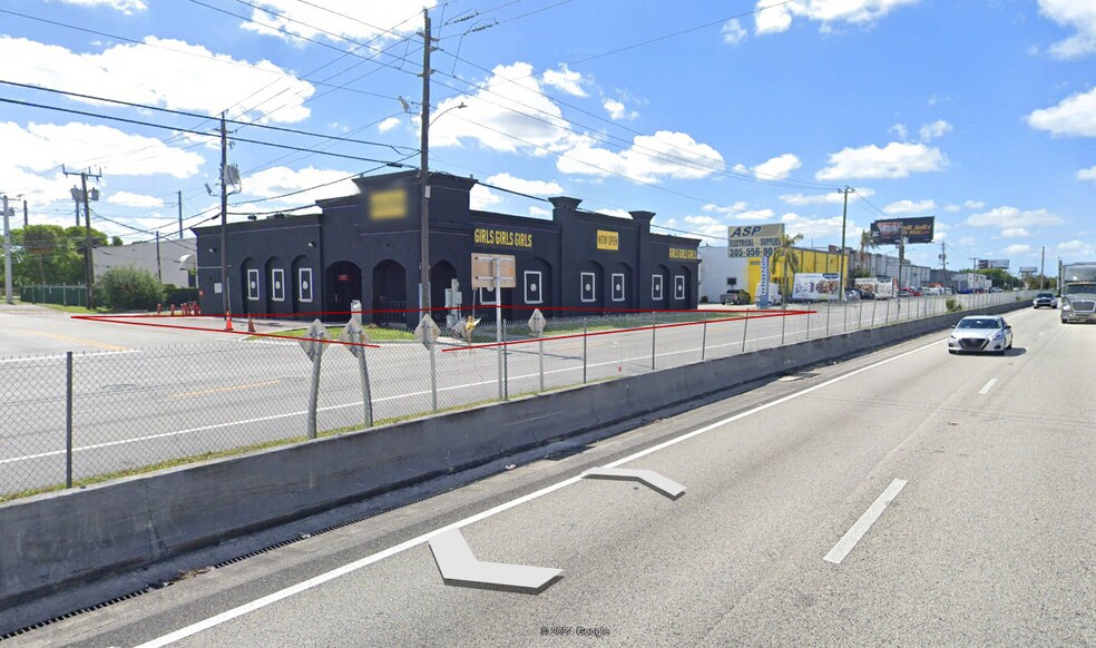 7565 W 20th Ave, Hialeah, FL à vendre - Photo du bâtiment - Image 3 de 6