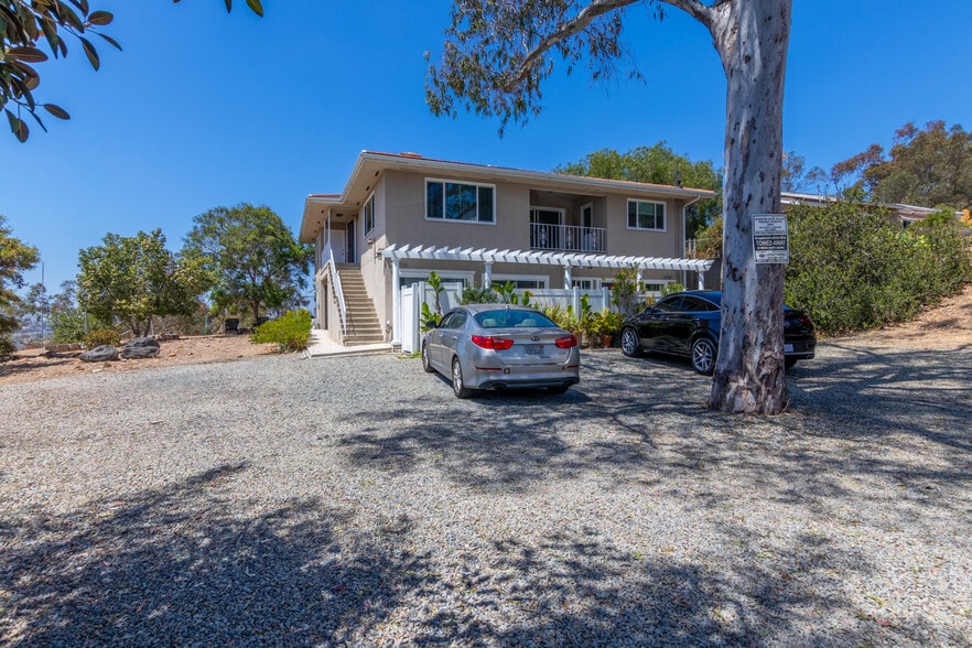 Adams & Arizona 43-Unit ADU Opportunity portfolio of 3 properties for sale on LoopNet.ca - Building Photo - Image 3 of 10