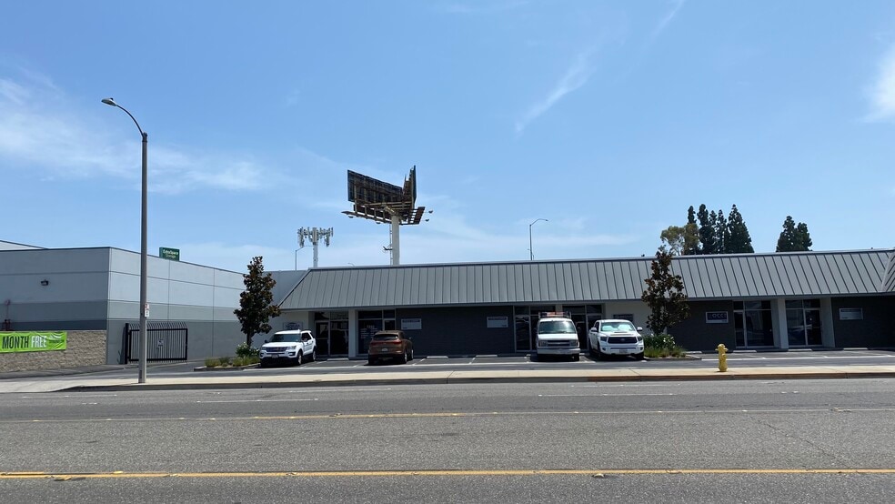 7212-7256 Garden Grove Blvd, Westminster, CA for lease - Building Photo - Image 2 of 9