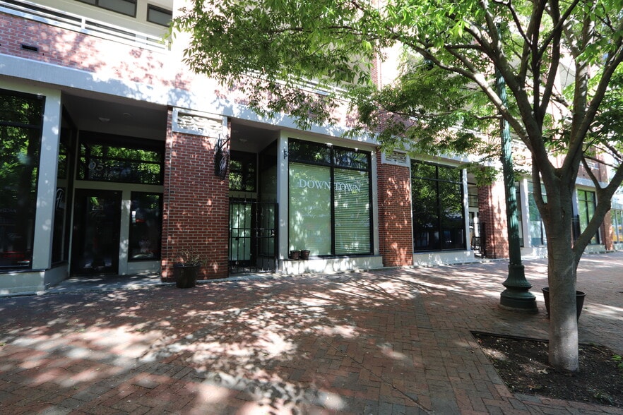 95 S Main St, Memphis, TN for lease - Building Photo - Image 2 of 75