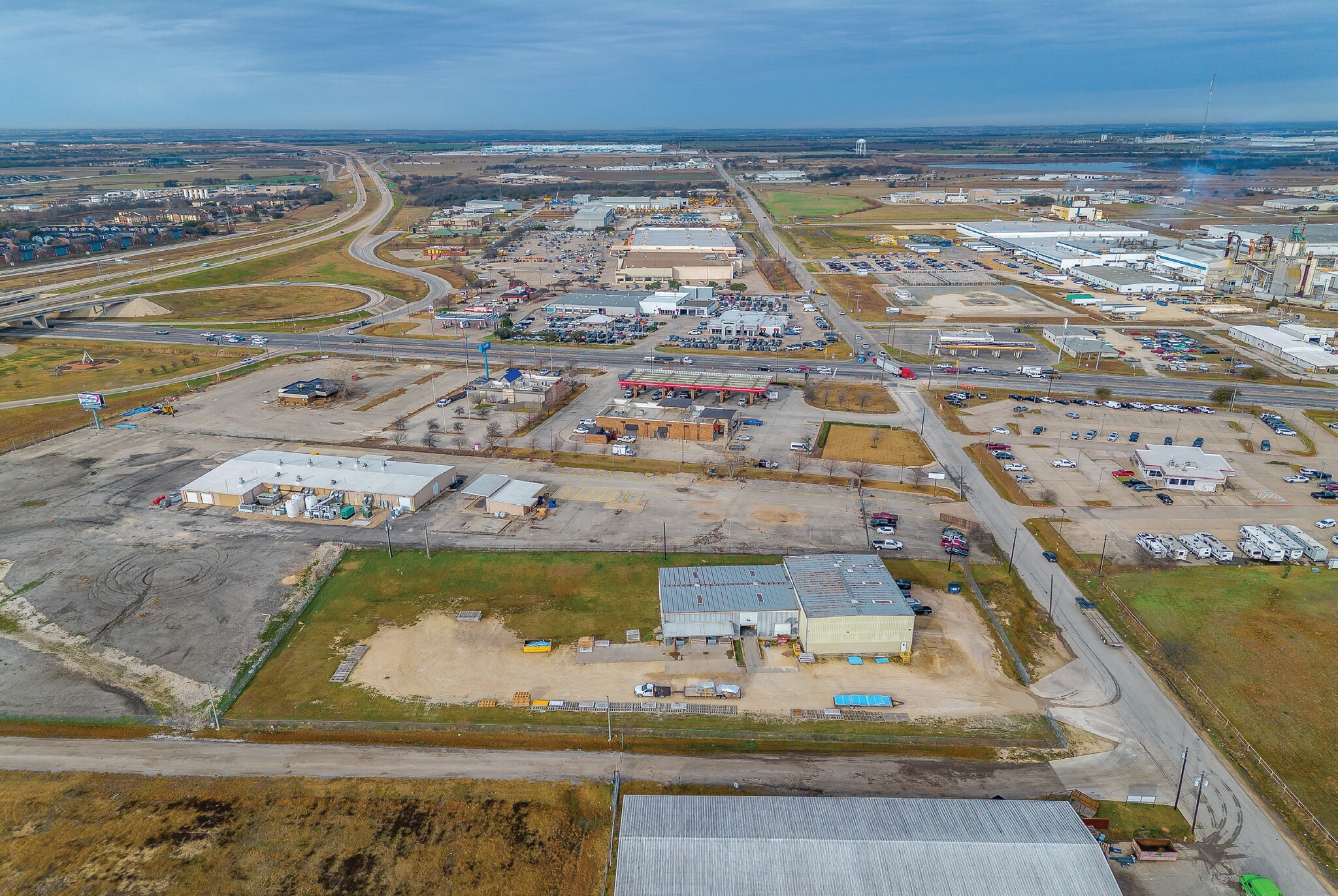 116 E Industrial Blvd, Cleburne, TX for lease Primary Photo- Image 1 of 5