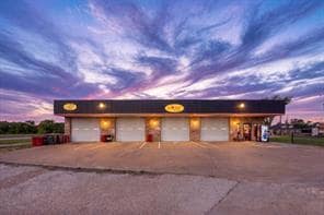 319 W Lennon Dr, Emory, TX for sale - Primary Photo - Image 1 of 20