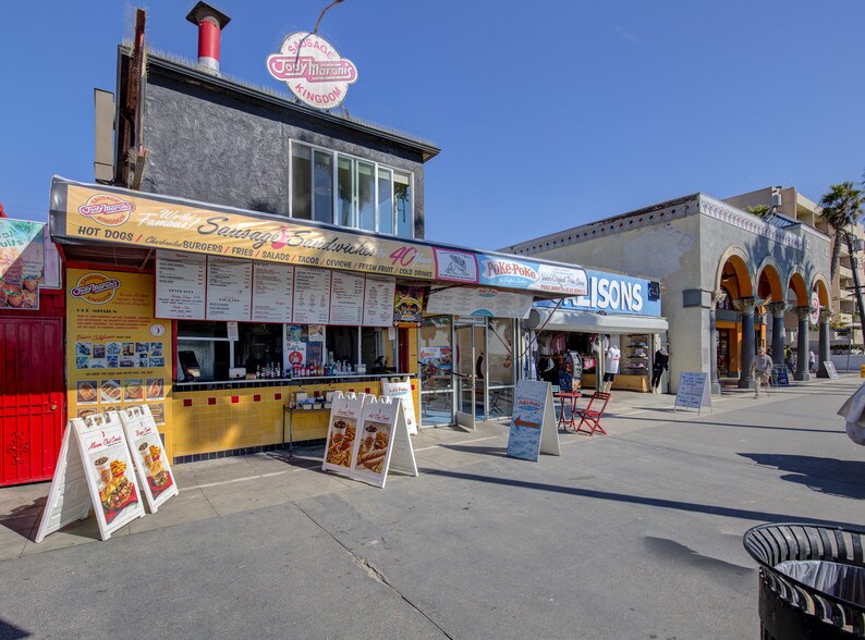 2011 Ocean Front Walk, Venice, CA à vendre - Photo du bâtiment - Image 2 de 28