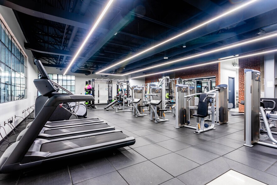 78 John Miller Way, Kearny, NJ à louer - Numérisation 3D de Matterport - Image 2 de 20