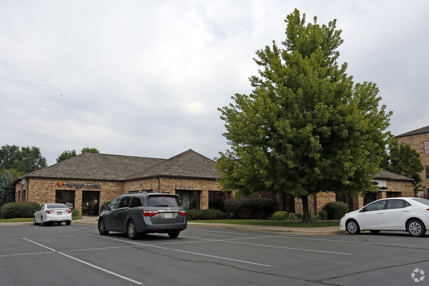 1464 E Ridgeline Dr, South Ogden, UT for lease - Primary Photo - Image 1 of 15