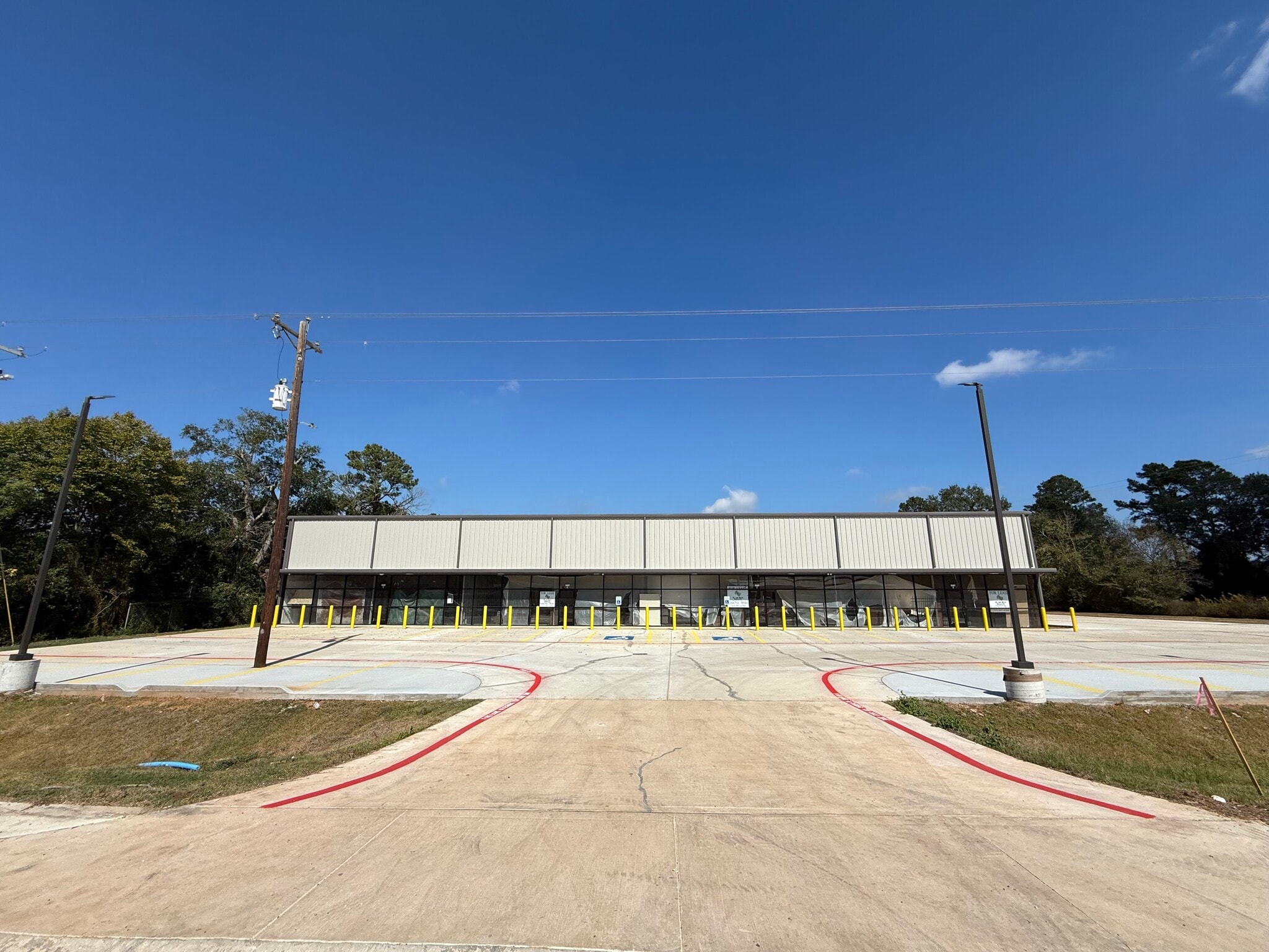18487 Highway 105, Cleveland, TX for lease Primary Photo- Image 1 of 13