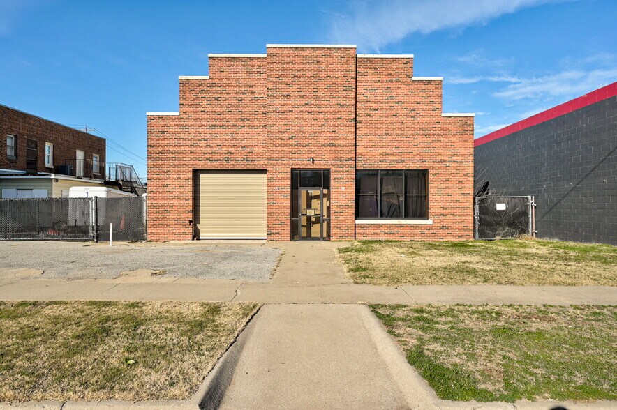 2205 Exchange Ave, Oklahoma City, OK à vendre - Photo du bâtiment - Image 3 de 6