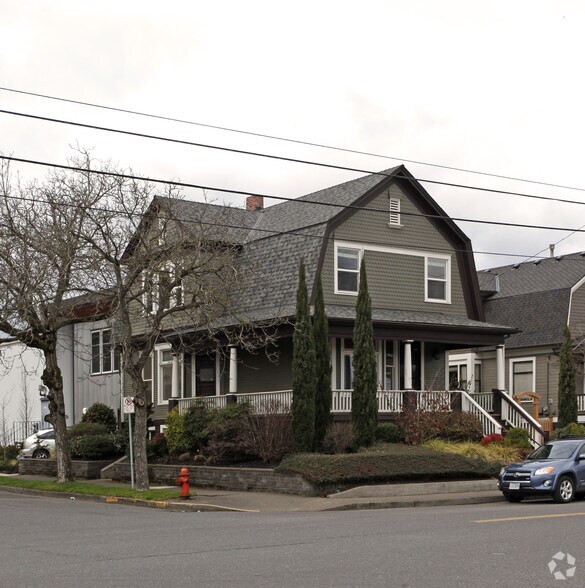 2107 NW 23rd Ave, Portland, OR à vendre - Photo du bâtiment - Image 1 de 10