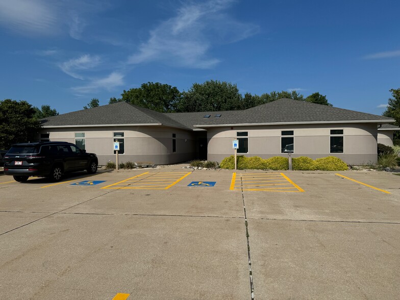 7000 Piper Glen Dr, Springfield, IL for lease - Building Photo - Image 2 of 16