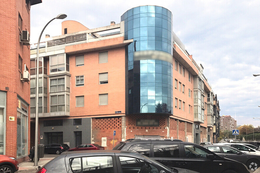 Retail in Madrid, MAD for lease - Primary Photo - Image 1 of 1