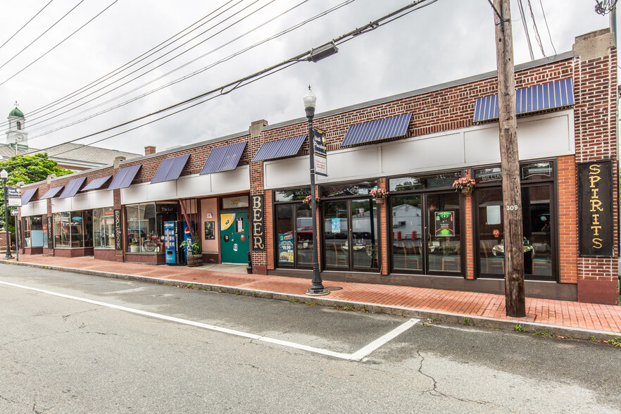 2020-2026 Smith St, North Providence, RI for sale - Building Photo - Image 1 of 1