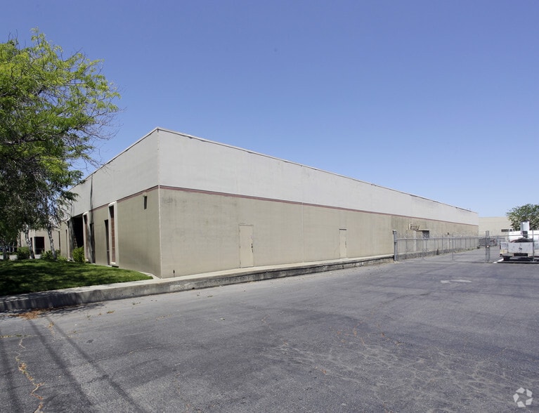 2742-2798 Industrial Blvd, West Sacramento, CA for lease - Building Photo - Image 3 of 7