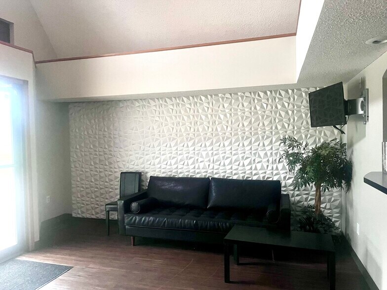 408 N Main St, Noble, OK for lease - Building Photo - Image 3 of 13