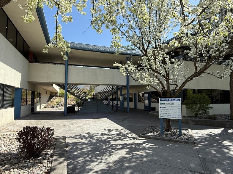 1403 S Grand Blvd, Spokane, WA for lease - Building Photo - Image 3 of 3