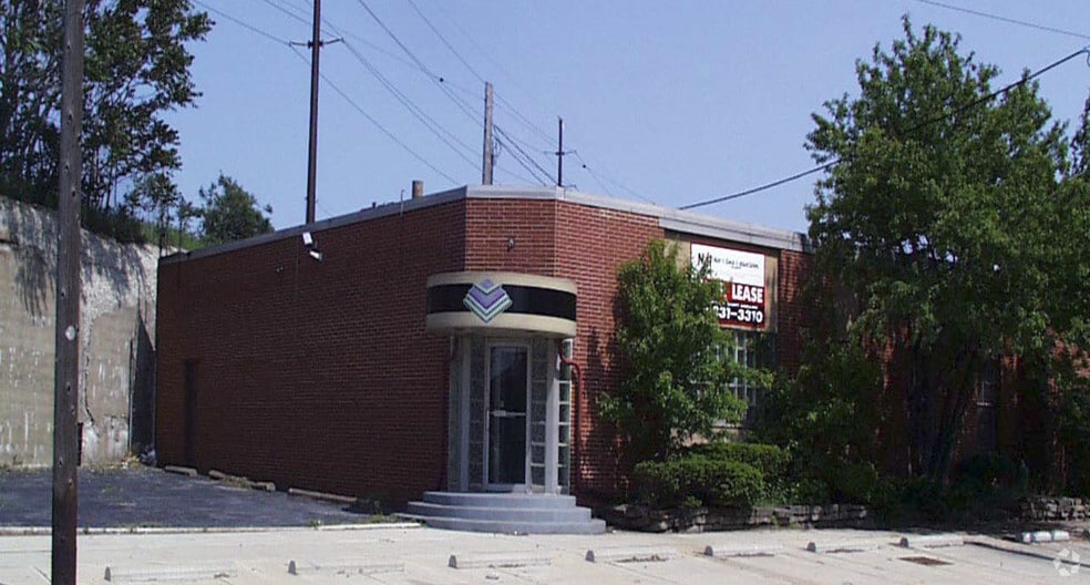 1791 E 40th St, Cleveland, OH à vendre - Photo du bâtiment - Image 2 de 3