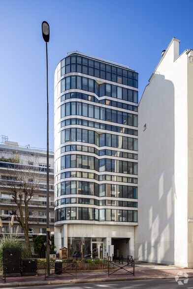 45 Rue Anatole France, Levallois-Perret à louer - Photo du bâtiment - Image 3 de 3