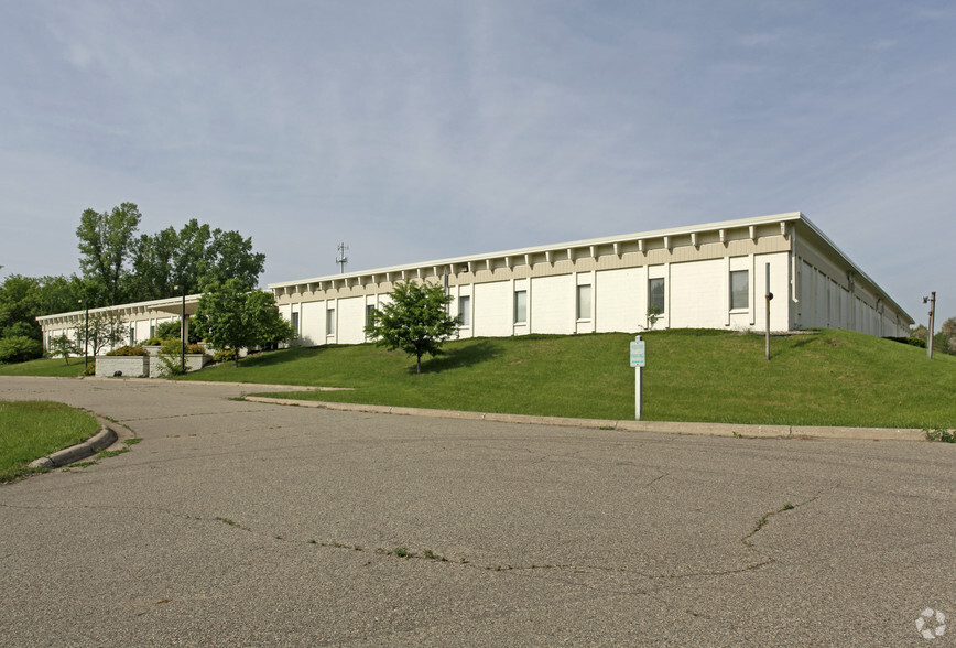 9725 Robert Trl S, Inver Grove Heights, MN for sale - Primary Photo - Image 1 of 1