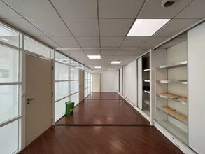 365 Route De Vienne, Vénissieux for lease Interior Photo- Image 2 of 60