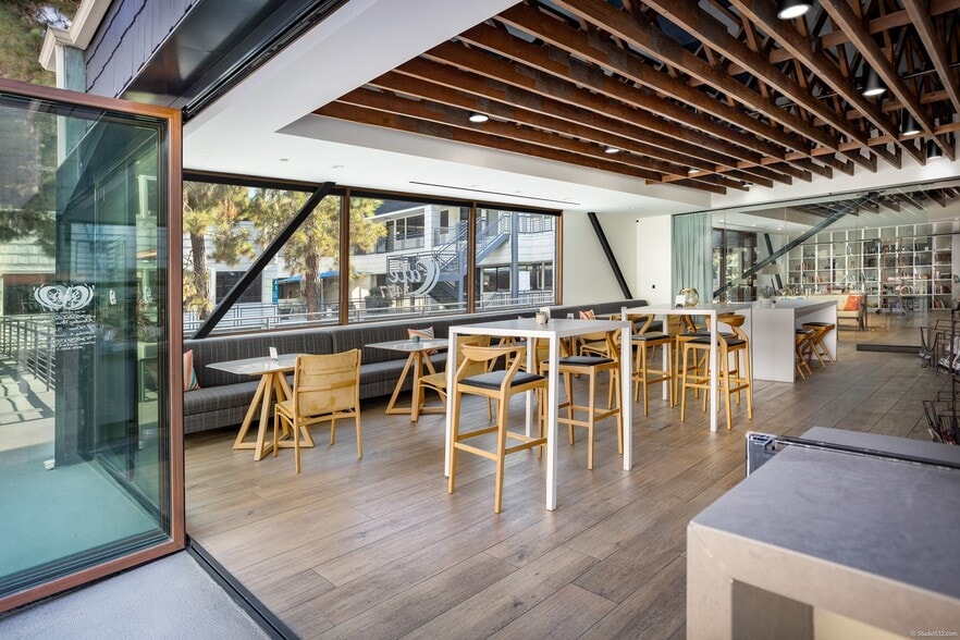 8950 Villa La Jolla Dr, La Jolla, CA for lease - Building Photo - Image 3 of 26