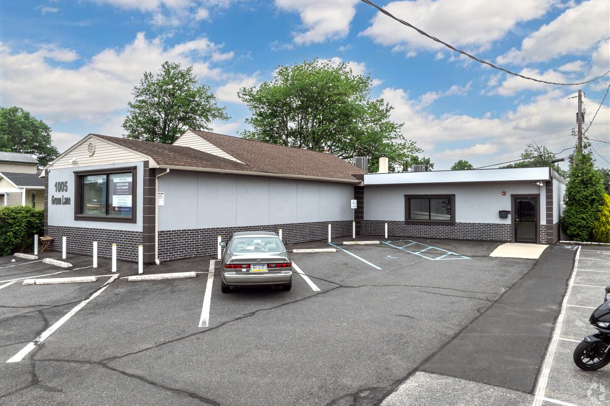 1005 Green Ln, Levittown, PA for sale Primary Photo- Image 1 of 5