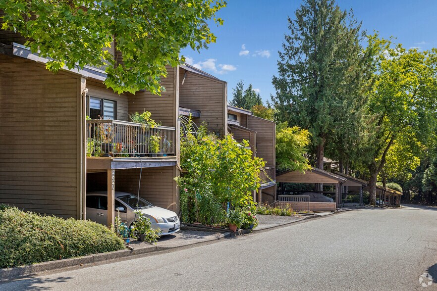 2620-2698 Moorcroft Crt, Burnaby, BC à vendre - Autre - Image 3 de 3