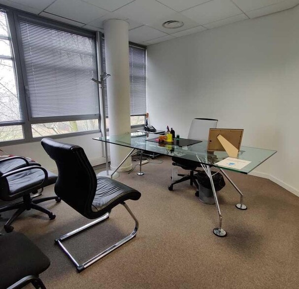 Office in Saint-Priest for lease - Interior Photo - Image 3 of 11