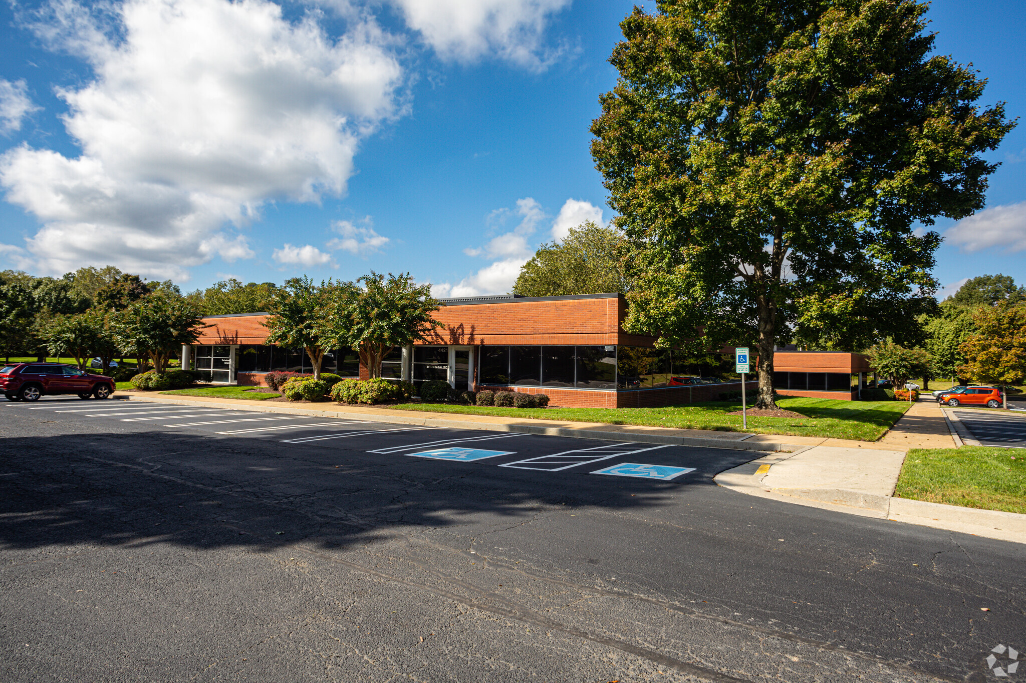 4413-4421 Cox Rd, Glen Allen, VA à vendre Photo principale- Image 1 de 1