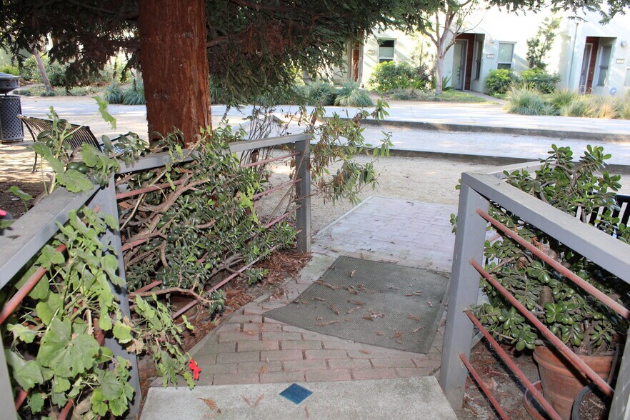 1263-1265 65th St, Emeryville, CA à louer - Photo du bâtiment - Image 3 de 4