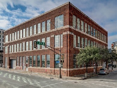 210 E 8th St, Fort Worth, TX à louer - Photo du bâtiment - Image 2 de 22