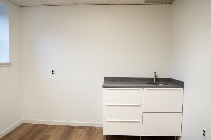 211 Essex St, Hackensack, NJ à louer - Photo intérieure - Image 2 de 6