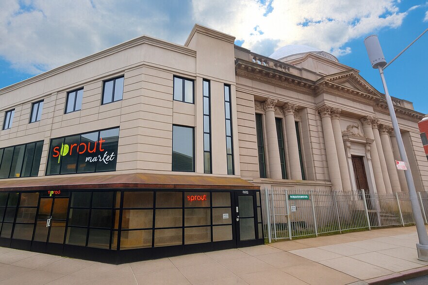 984 Broadway, Brooklyn, NY à vendre - Photo du bâtiment - Image 1 de 2