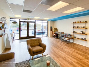 2276 SW Highland Ave, Redmond, OR for lease Interior Photo- Image 2 of 6