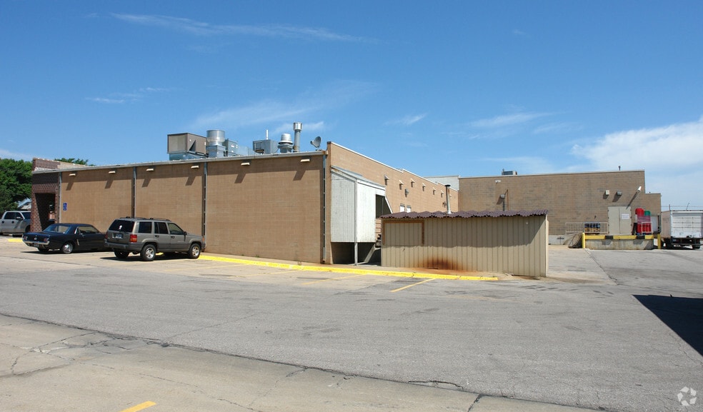 1401 Superior St, Lincoln, NE for lease - Building Photo - Image 2 of 3