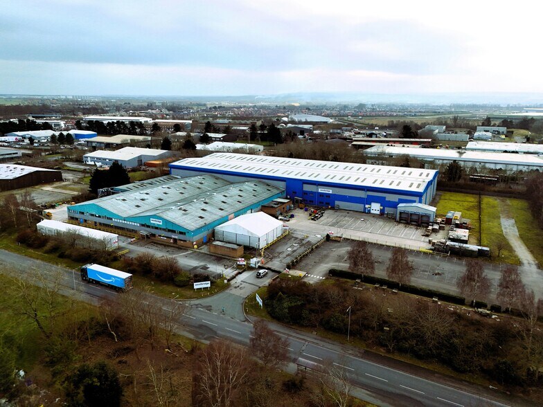 First Av, Deeside à louer - Photo du bâtiment - Image 2 de 18