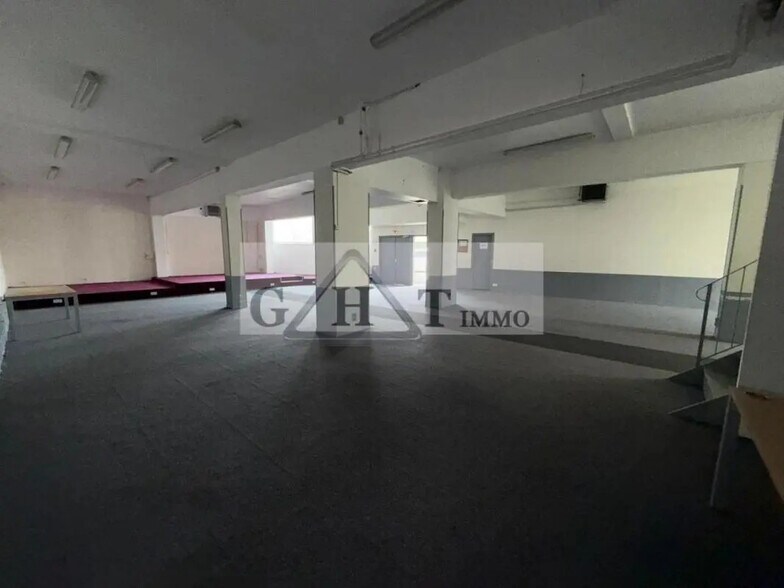 Industrial in Saint-Maur-des-Fossés for lease - Interior Photo - Image 2 of 6