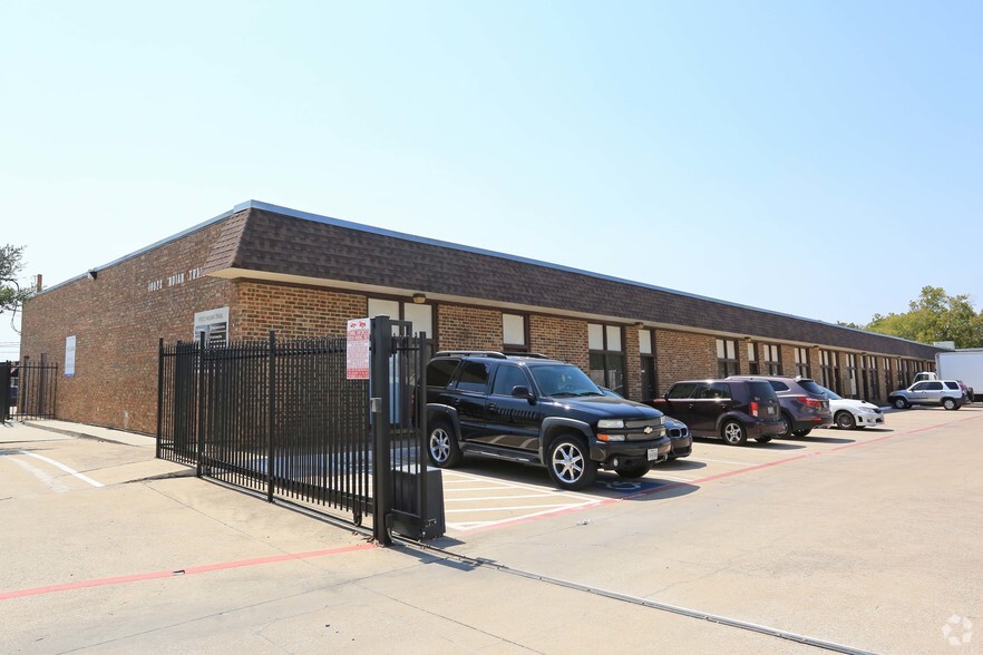 10923 Indian Trl, Dallas, TX for lease - Building Photo - Image 3 of 7