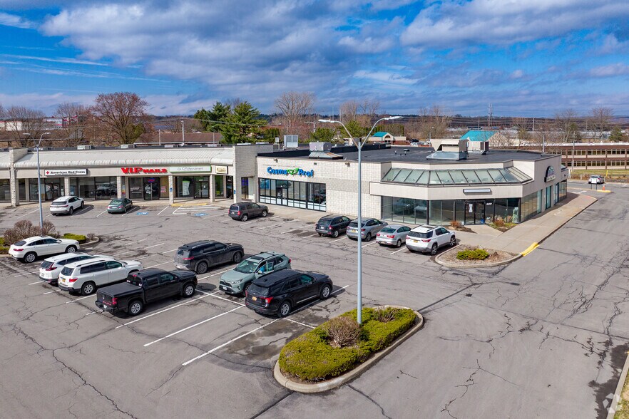 4671-4697 Commercial Dr, New Hartford, NY for lease - Building Photo - Image 2 of 17