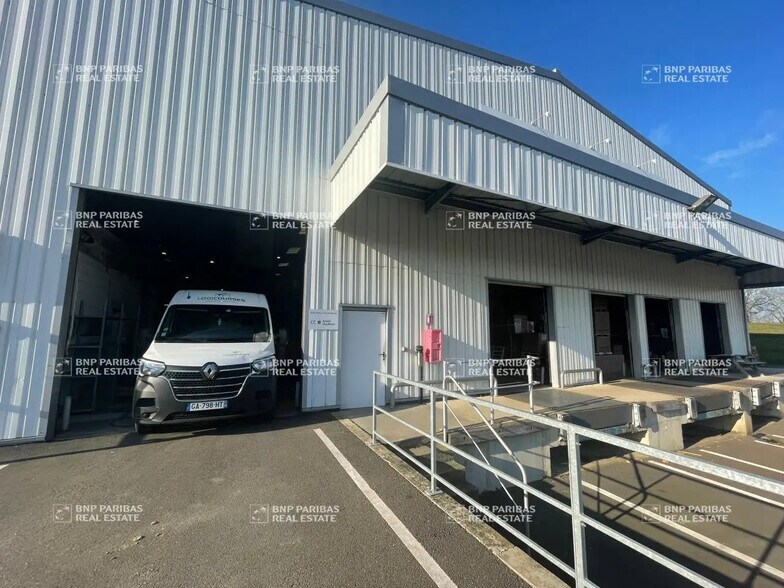 Office in Noyal-sur-Vilaine for lease - Building Photo - Image 2 of 8