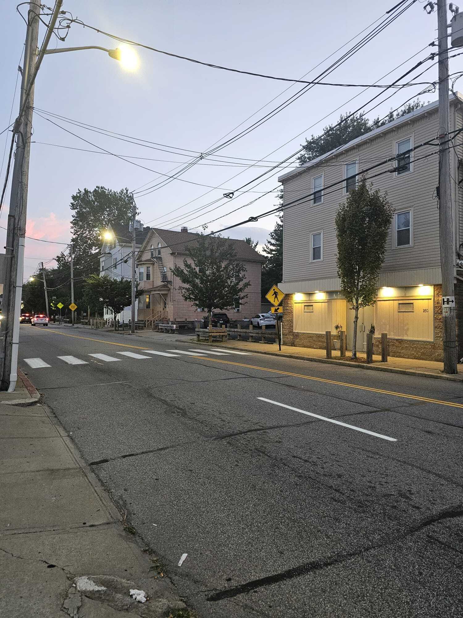 Excellent Vesting Opportunity - 5 Assets portefeuille de 5 propriétés à vendre sur LoopNet.ca Photo du bâtiment- Image 1 de 11