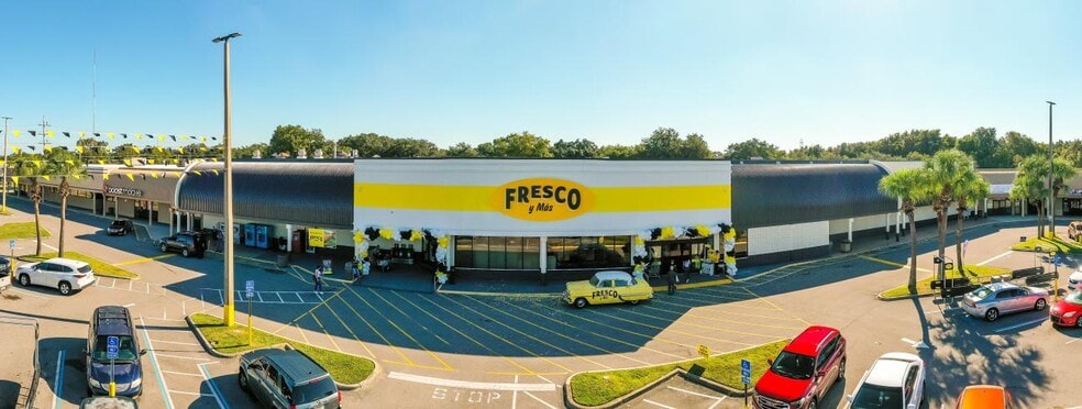 7819 Palm River Rd, Tampa, FL à louer - Photo du bâtiment - Image 1 de 2