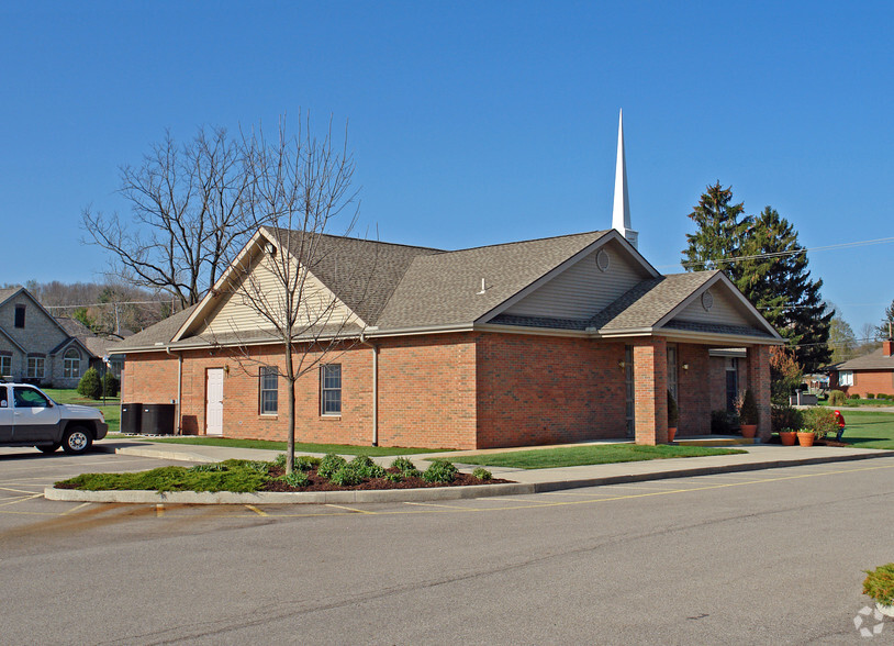 696 N Fairfield Rd, Dayton, OH à vendre - Photo du bâtiment - Image 2 de 5