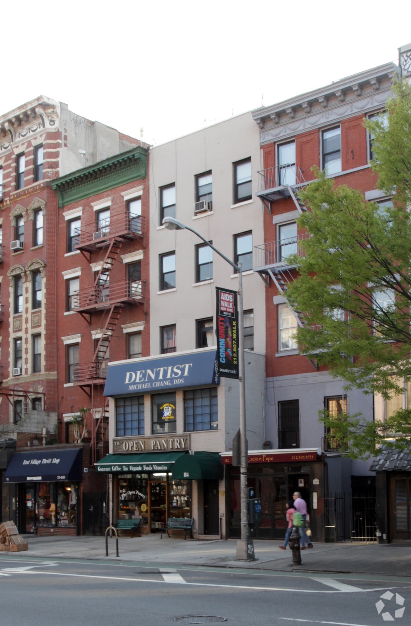 184 2nd Ave, New York, NY for lease Primary Photo- Image 1 of 3