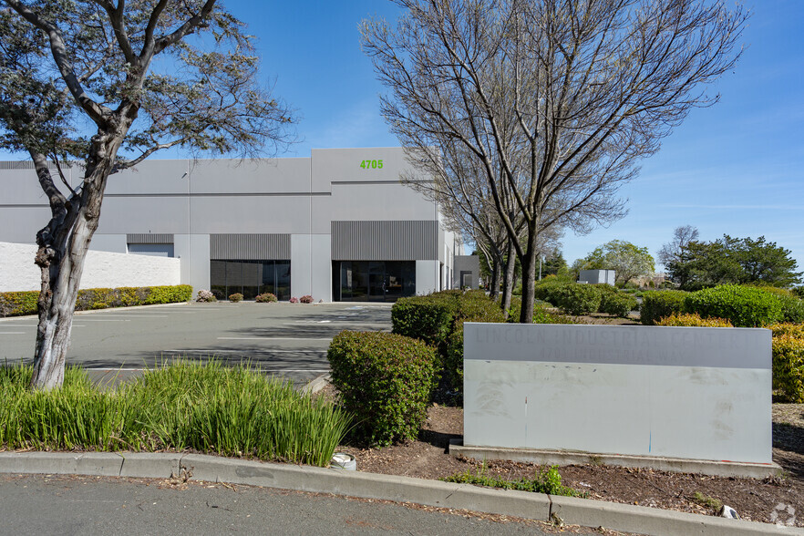 4701-4799 Industrial Way, Benicia, CA for lease - Building Photo - Image 3 of 7