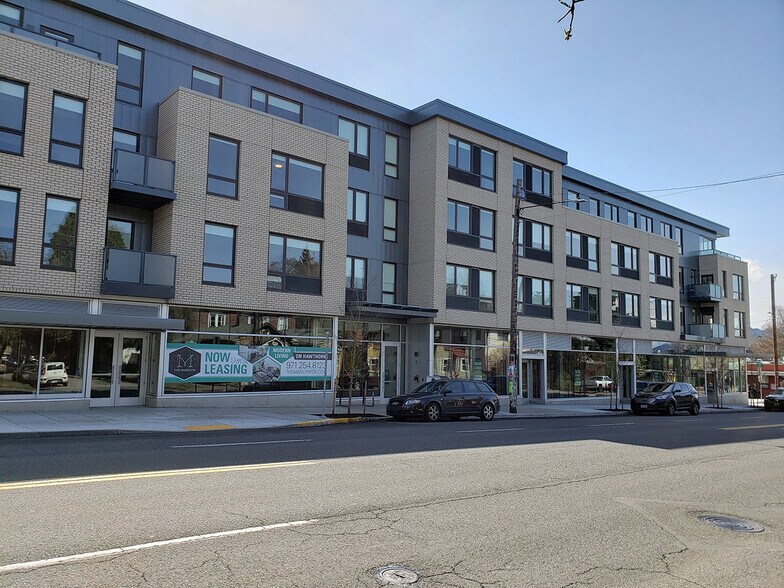 2380 SE Hawthorne Blvd, Portland, OR à louer - Photo du bâtiment - Image 2 de 12